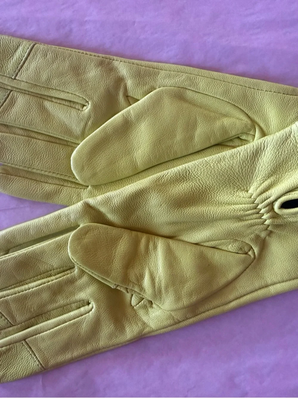 A New Day Women’s Leather Gloves in Chartreuse Green Size Small NWT